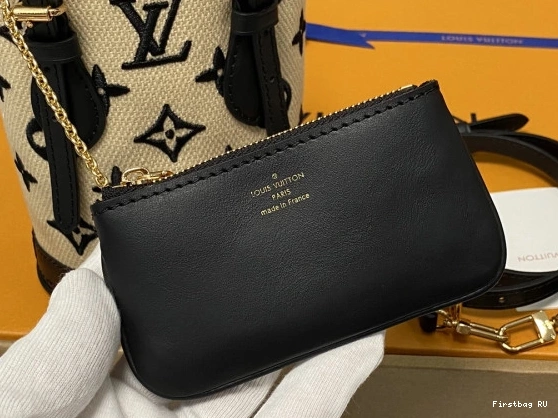 First bag NANO LOUIS BUCKET VUITTON 0822